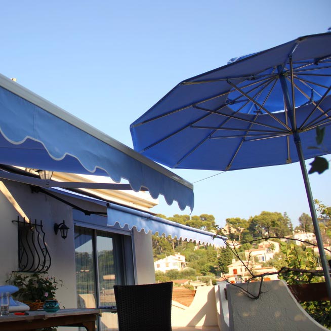 parasol de terrasse double toit rond